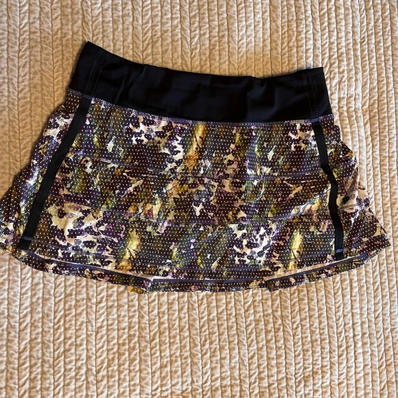 lululemon athletica Dresses & Skirts - Lululemon size 6 multicolored tennis skirt